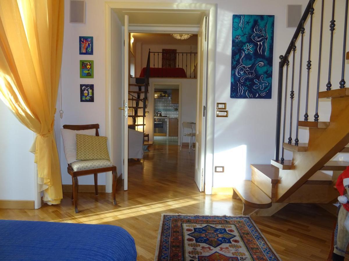 Mezzocannone Holiday House Неаполь Экстерьер фото